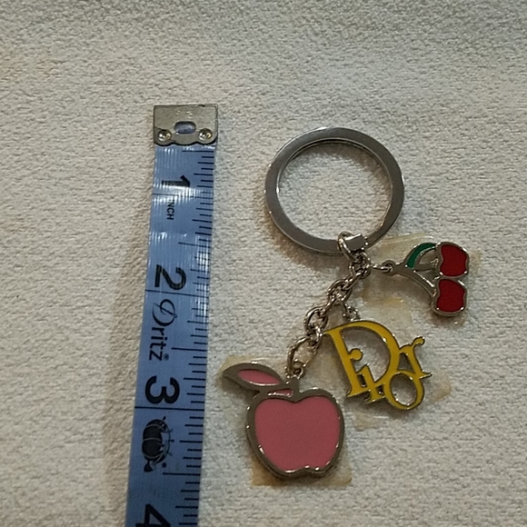 Christian Dior keychain - Picture 2 of 7